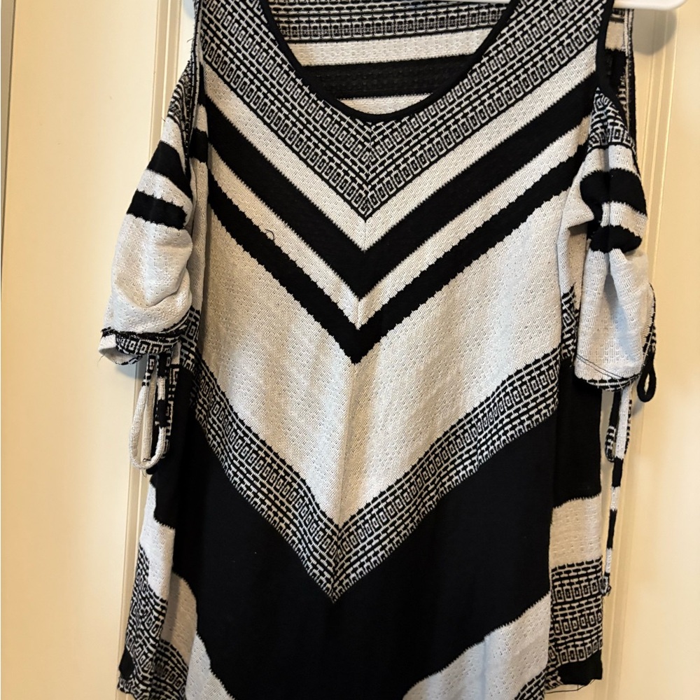 Avenue Black and White V-Neck Sweater
